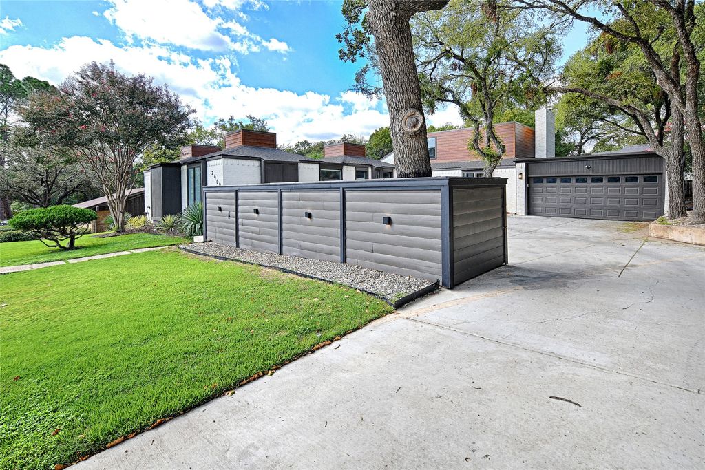 2909 Pacific Court, Irving, TX 75062 — photo 2