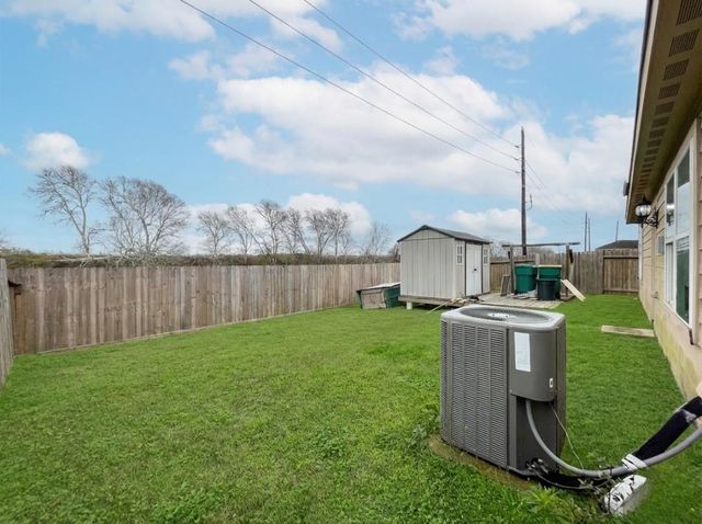 1527 Loose Stone Drive, Rosharon, TX 77583