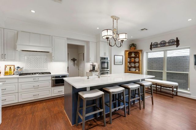 9598 Longmont Drive, Houston, TX 77063