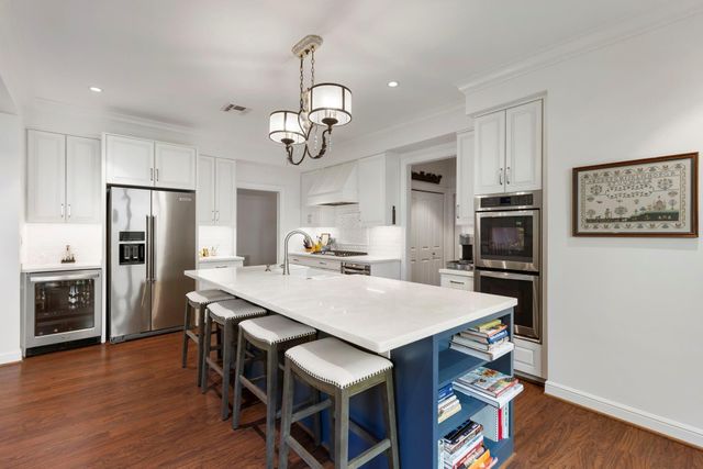 9598 Longmont Drive, Houston, TX 77063