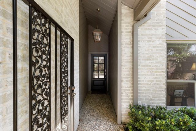 9598 Longmont Drive, Houston, TX 77063