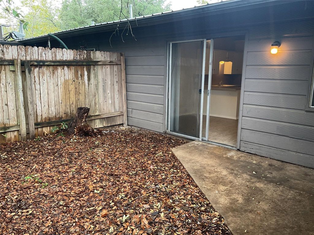 6904 Circle S RD, Austin, TX 78745