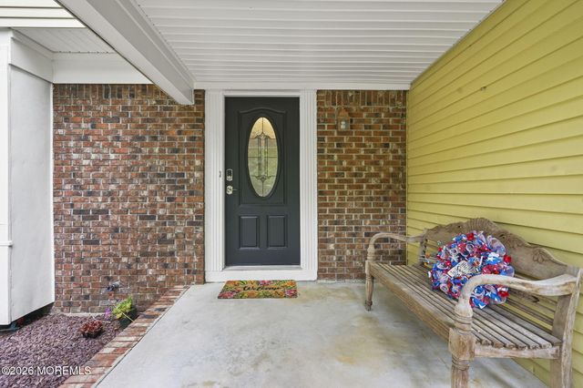 40 Eaglenest Road, Freehold, NJ 07728
