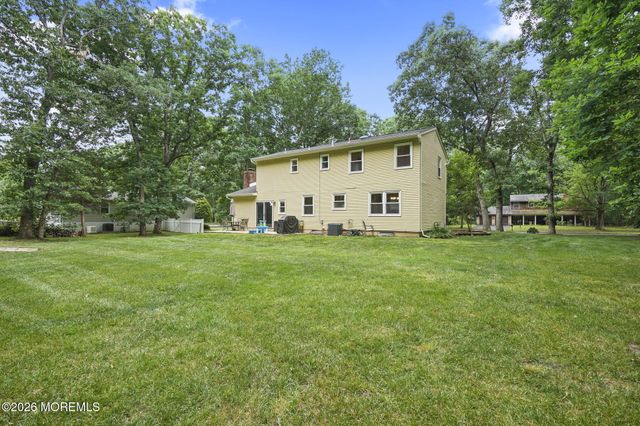 40 Eaglenest Road, Freehold, NJ 07728