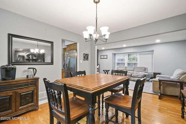 40 Eaglenest Road, Freehold, NJ 07728