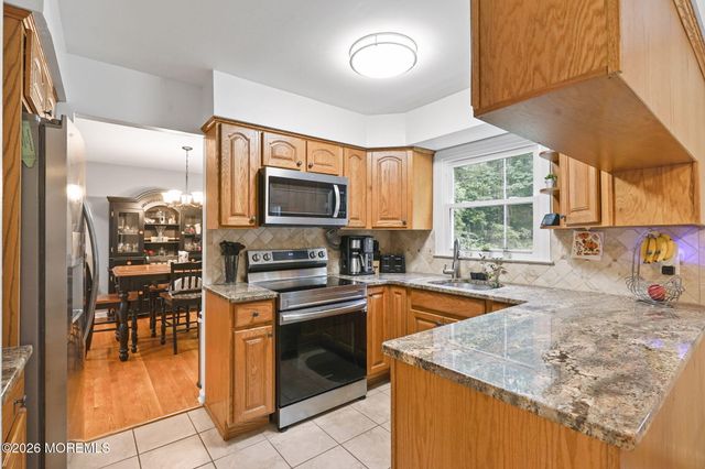 40 Eaglenest Road, Freehold, NJ 07728