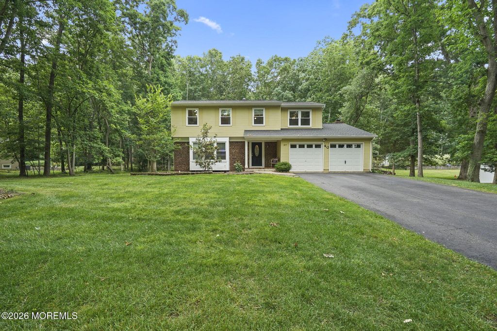 40 Eaglenest Road, Freehold, NJ 07728