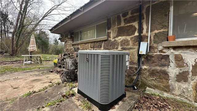 17180 Winn Creek Road, Winslow, AR 72959