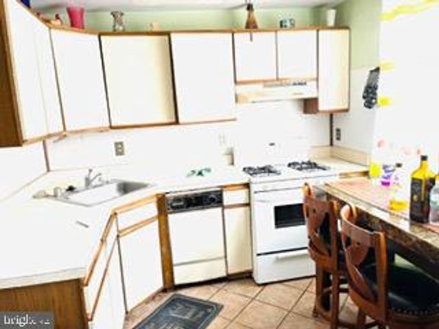3304 W FOREST PARK AVE, Baltimore, MD 21216