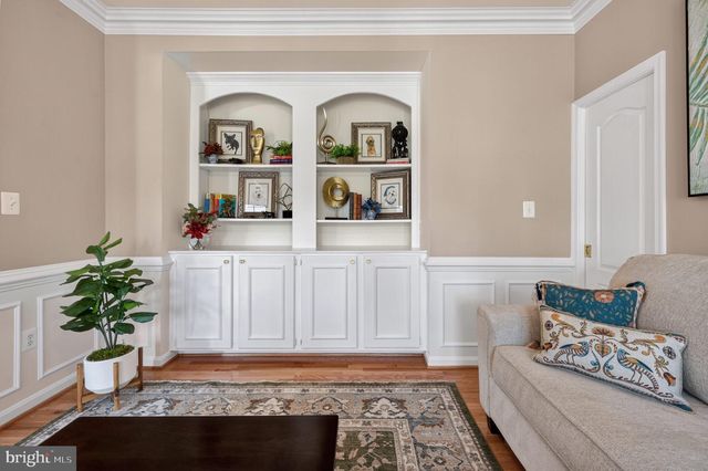 8825 STOLEN MOMENTS TER, Fairfax, VA 22031