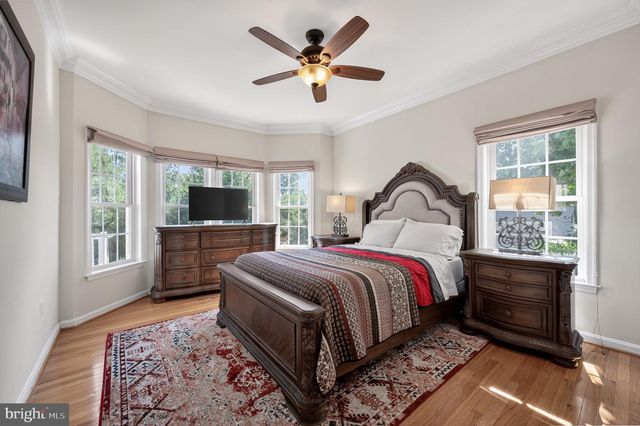 8825 STOLEN MOMENTS TER, Fairfax, VA 22031