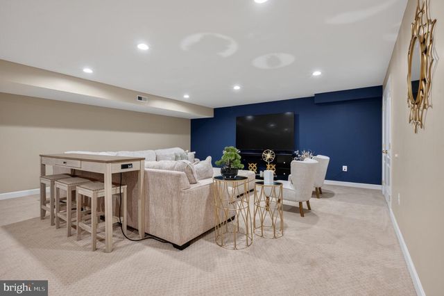 8825 STOLEN MOMENTS TER, Fairfax, VA 22031