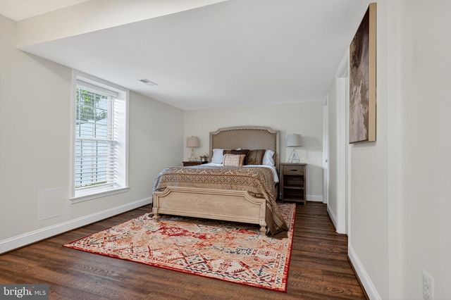 8825 STOLEN MOMENTS TER, Fairfax, VA 22031