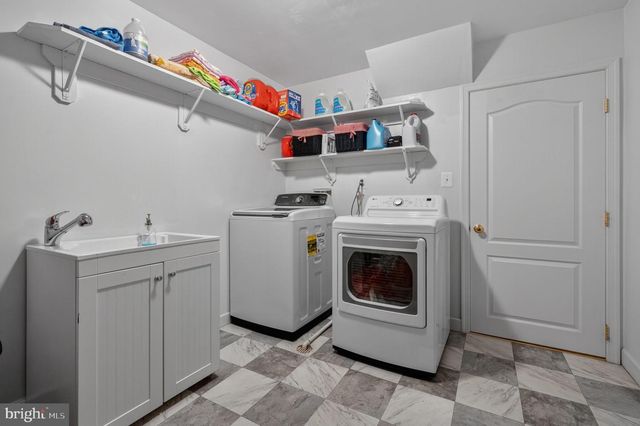 8825 STOLEN MOMENTS TER, Fairfax, VA 22031