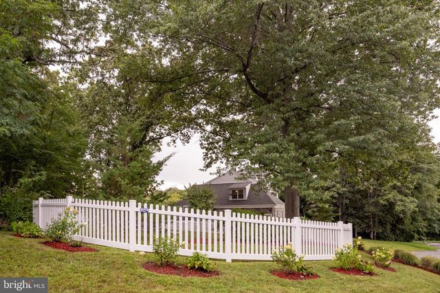 8825 STOLEN MOMENTS TER, Fairfax, VA 22031