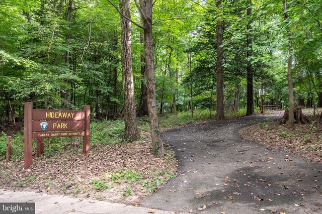 8825 STOLEN MOMENTS TER, Fairfax, VA 22031