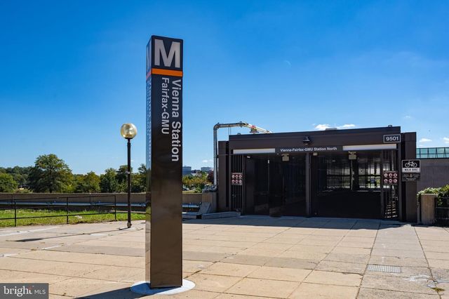 8825 STOLEN MOMENTS TER, Fairfax, VA 22031