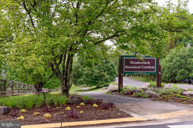 8825 STOLEN MOMENTS TER, Fairfax, VA 22031