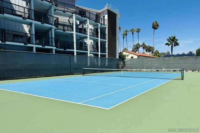 2130 Vallecitos 246, La Jolla, CA 92037