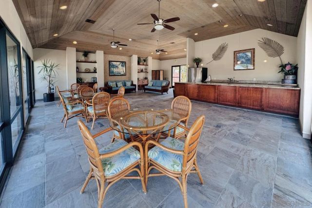 2130 Vallecitos 246, La Jolla, CA 92037