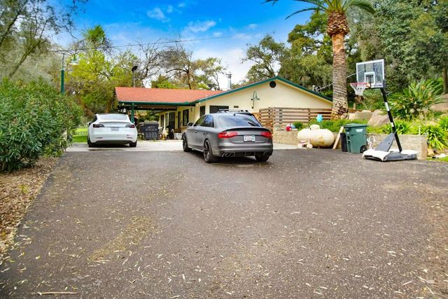 16757 Old Guejito Grade Road, Escondido, CA 92027