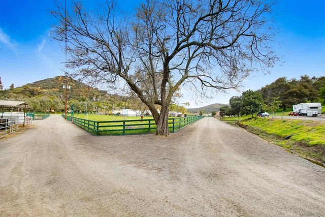 16757 Old Guejito Grade Road, Escondido, CA 92027