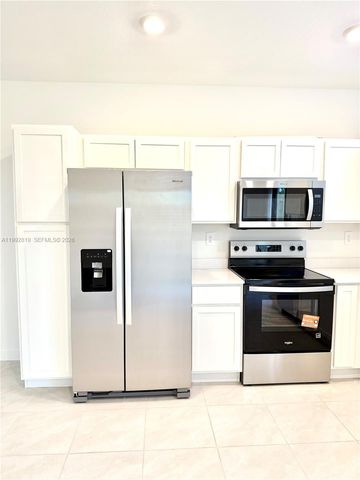 359 NE 16th St, Florida City, FL 33034