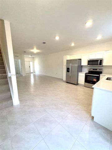 359 NE 16th St, Florida City, FL 33034