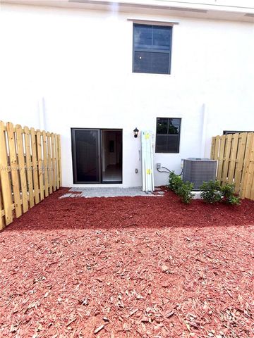 359 NE 16th St, Florida City, FL 33034