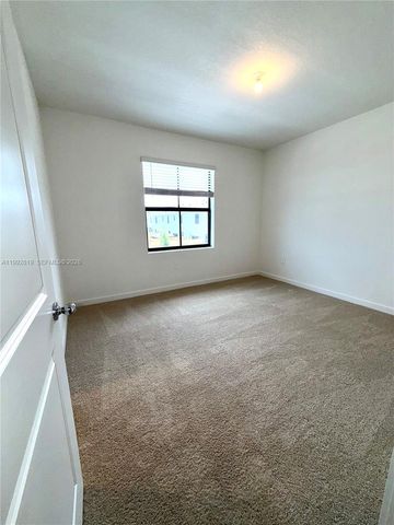 359 NE 16th St, Florida City, FL 33034