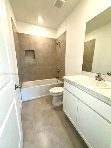 359 NE 16th St, Florida City, FL 33034