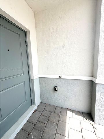 359 NE 16th St, Florida City, FL 33034