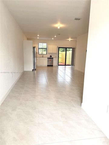 359 NE 16th St, Florida City, FL 33034