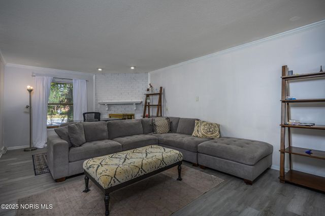 4239 W Central Avenue, Ottawa Hills, OH 43606