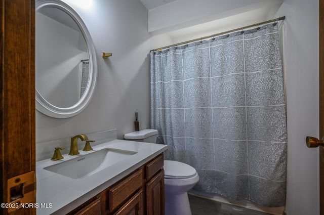 4239 W Central Avenue, Ottawa Hills, OH 43606