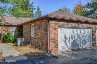 4239 W Central Avenue, Ottawa Hills, OH 43606