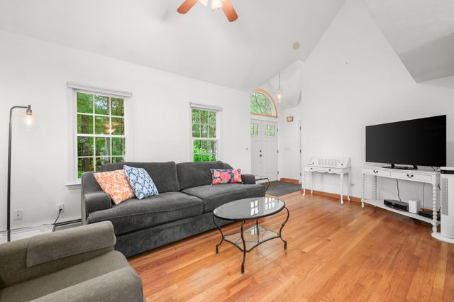 20 Shannon Way, Centerville, MA 02632