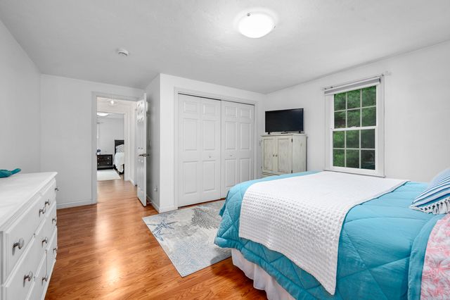 20 Shannon Way, Centerville, MA 02632