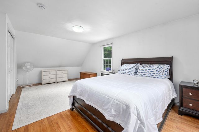20 Shannon Way, Centerville, MA 02632