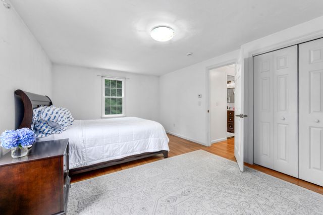 20 Shannon Way, Centerville, MA 02632
