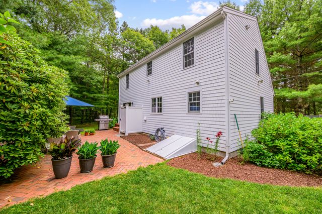 20 Shannon Way, Centerville, MA 02632