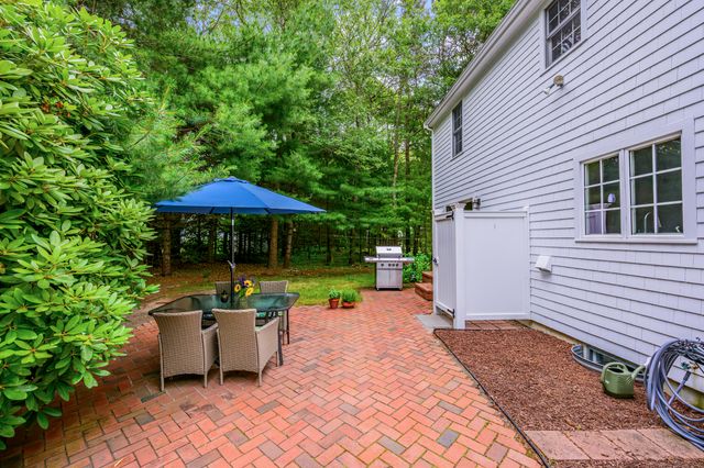 20 Shannon Way, Centerville, MA 02632