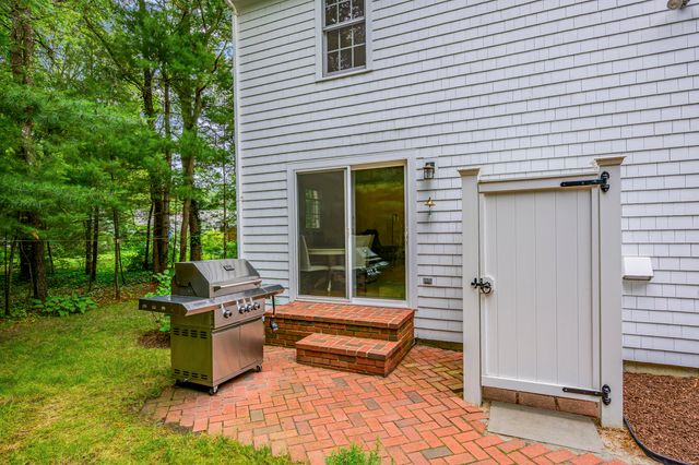 20 Shannon Way, Centerville, MA 02632