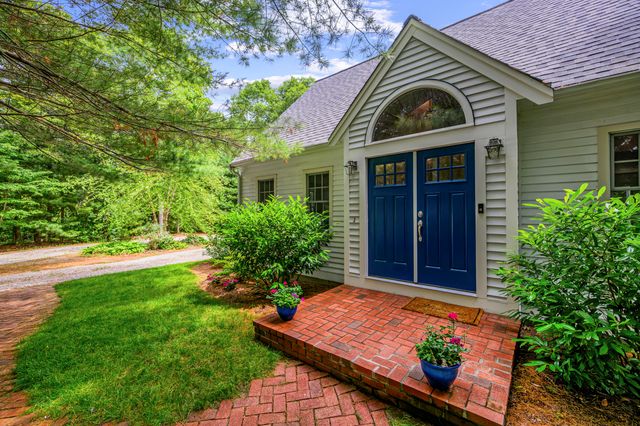 20 Shannon Way, Centerville, MA 02632
