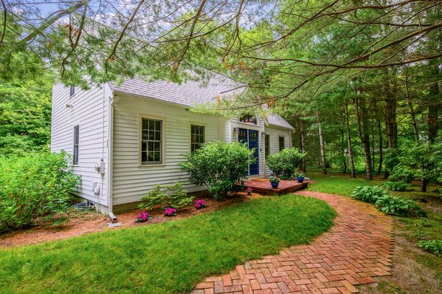 20 Shannon Way, Centerville, MA 02632