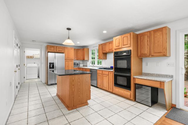 20 Shannon Way, Centerville, MA 02632