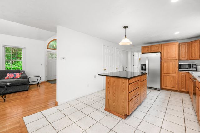 20 Shannon Way, Centerville, MA 02632