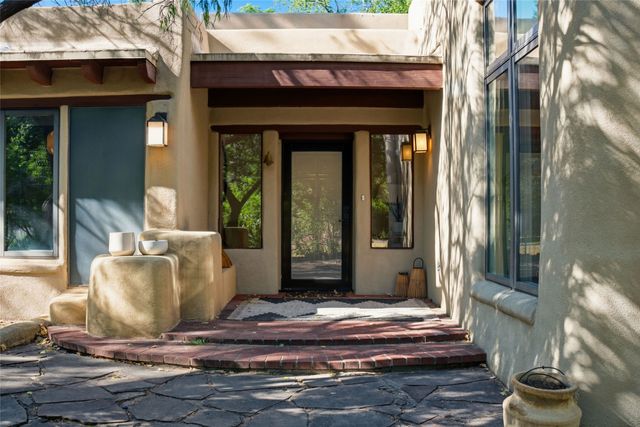 705 Rincon Road, Corrales, NM 87048