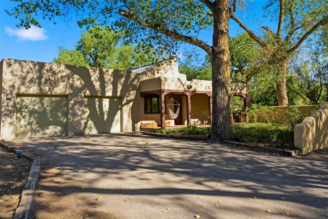 705 Rincon Road, Corrales, NM 87048