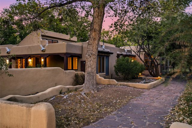 705 Rincon Road, Corrales, NM 87048